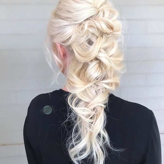 Unusual Twist And Pull Apart
  Hairstyle