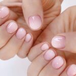 1688790302_Pink-Ombre-Glitter-Manicure.jpg