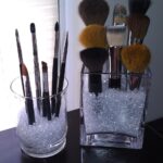 1688811150_Cool-Makeup-Brush-Holders.jpg