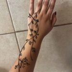 1688812730_Henna-Wrist-Tattoos.jpg