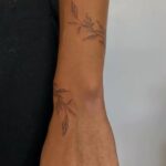 1688824826_Henna-Wrist-Tattoos.jpg