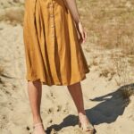 Button-Front-Skirt-Outfits-For-Summer.jpg
