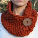No-Knit-Cowl-With-A-Big-Button.jpg